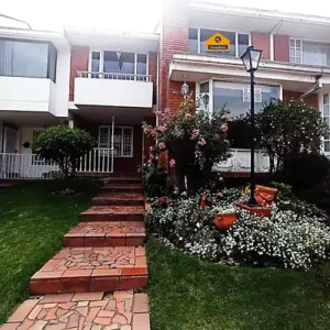 CASA EN BELMIRA