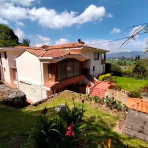 CASA EN LA CONEJERA