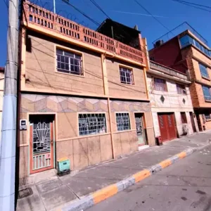 CASA EN LA GRANJA