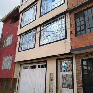 CASA EN RICAURTE