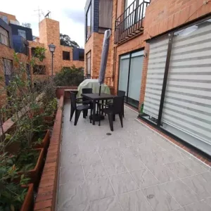 APARTAMENTO EN BELLA SUIZA CON TERRAZA